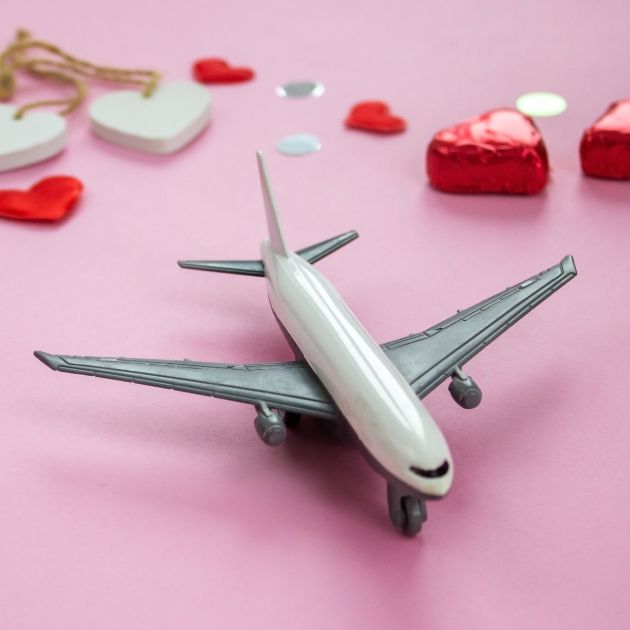 What beauty products can you take on a plane? Best to know!