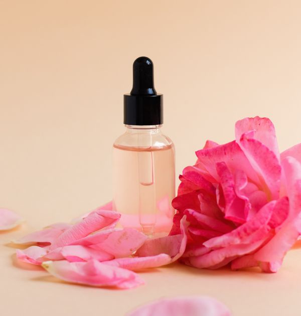 The use of different types of acids in skincare and their benefits